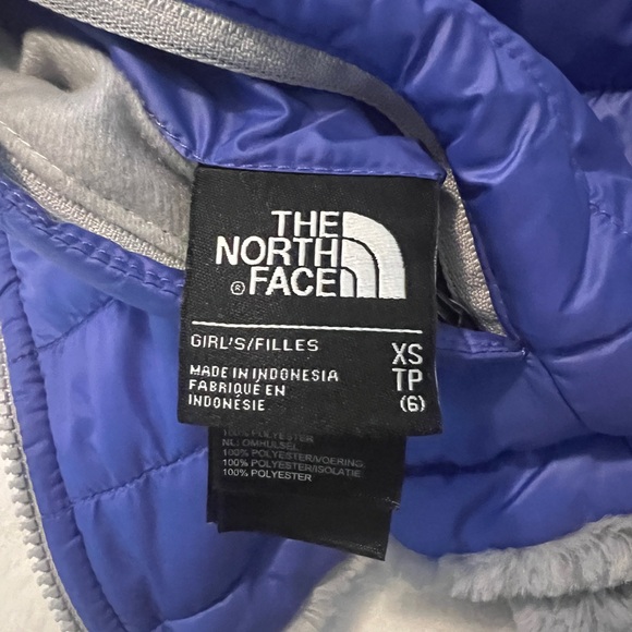 The North Face Blue Puffer Jacket - Picture 8 of 8
